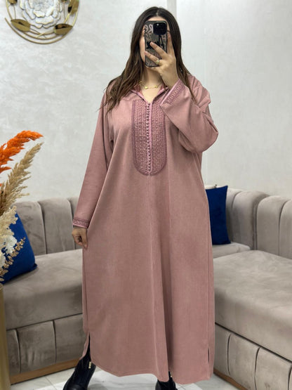 جلابة بطرزة اللون ف اللون