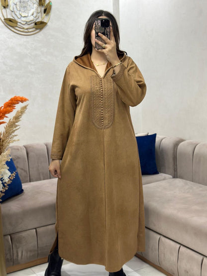 جلابة بطرزة اللون ف اللون