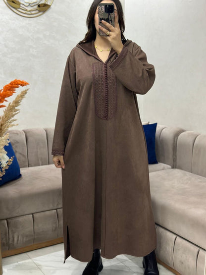 جلابة بطرزة اللون ف اللون